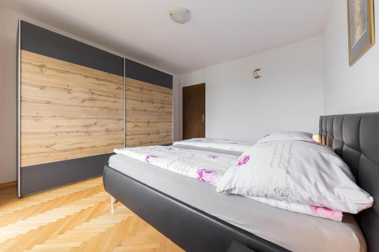 Apartment Valy - Free Bikes, Relaxing Terrace & Near Bled Exterior foto